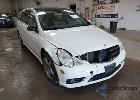 2010 Mercedes-Benz R 350 4Matic z USA, uszkodzony, nr VIN 4JGCB6FE0AA110339